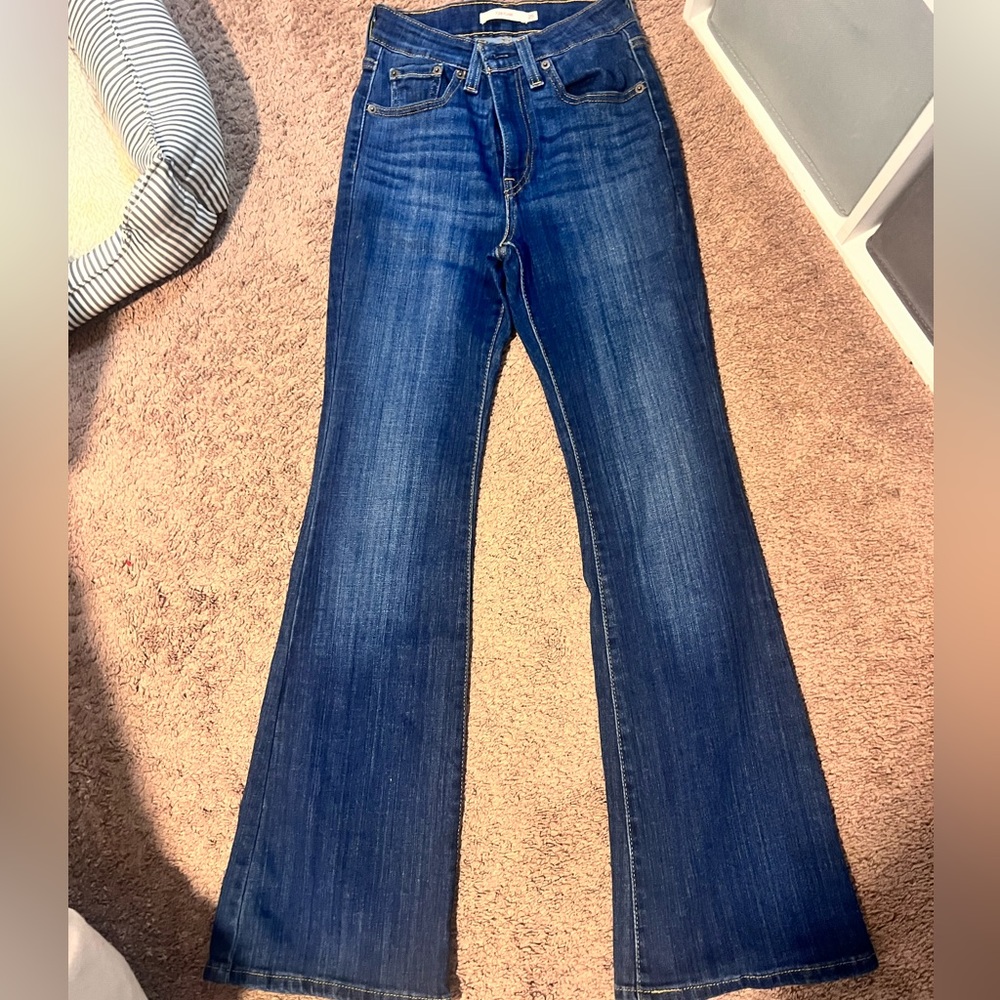 726 Levi high rise flare jeans (NWOT)